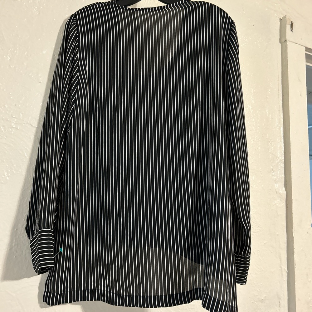 T Tahari Black and White Pinstripe Top - Picture 5 of 5